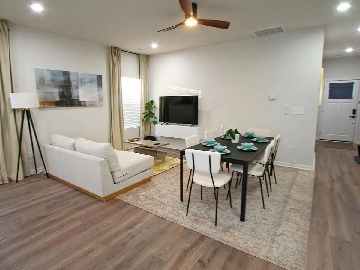 Modern Ranch Fenced Backyard - 6 Mins To South End Villa Charlotte