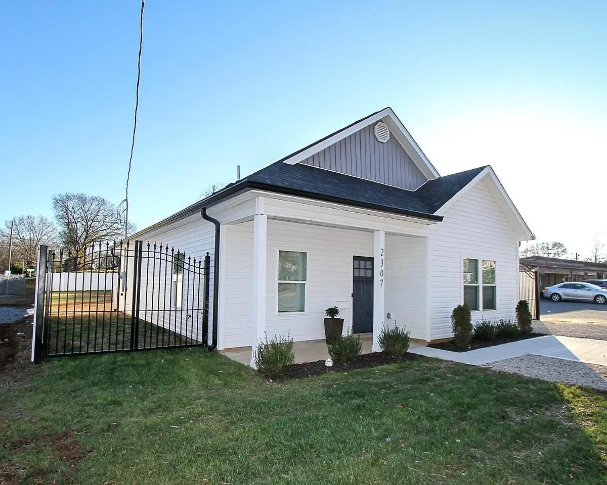 Feriehus Modern Ranch Fenced Backyard - 6 Mins To South End Villa Charlotte